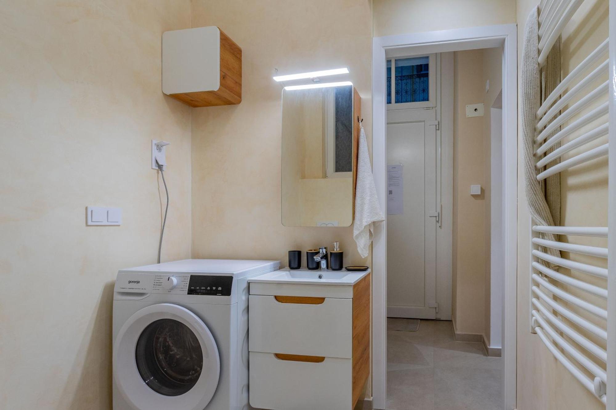 Full Equipment Designed Apartment In The Heart Of Budapest For 4 People Exterior photo